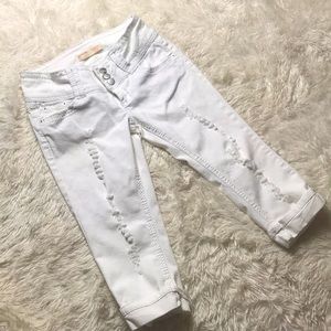 Destroyed Cuff Capri Jeans